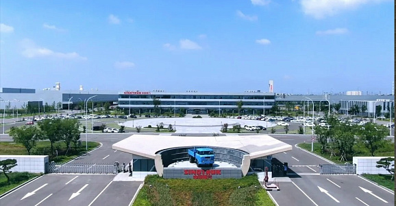 SINOTRUK стал #1 в мире и в России по продажам 
тяжелых грузовиков